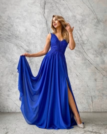 Синее длинное вечернее платье в пол