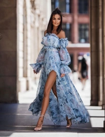 Летнее длинное шифоновое платье платье голубого цвета