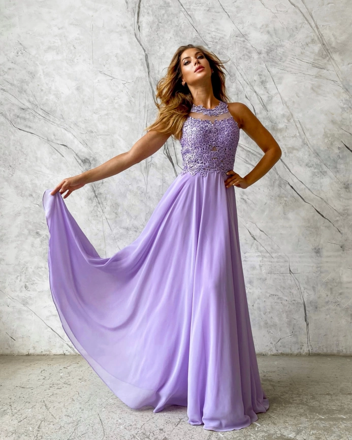 Длинное вечернее платье с кристаллами лавандового сиреневого цвета фото 6