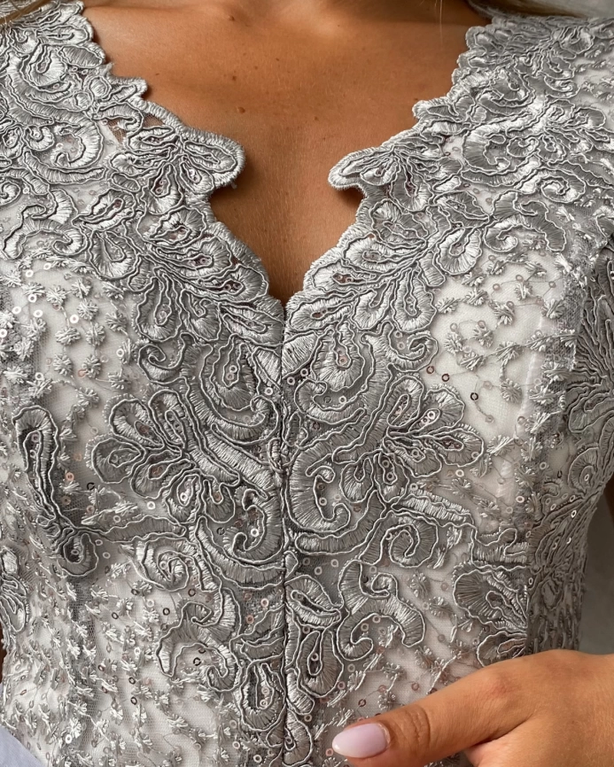 Серебряное короткое вечернее платье с пышной юбкой фото 3