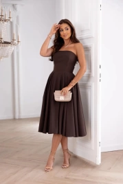 Вечернее платье-бюстье шоколадного цвета с расклешенной юбкой миди
