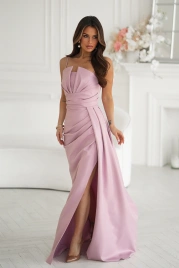 Длинное пудрово-розовое вечернее платье-футляр с регулируемыми бретельками и шнуровкой на спине