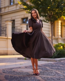 Вечернее платье миди шоколадного цвета с декором-розой и поясом