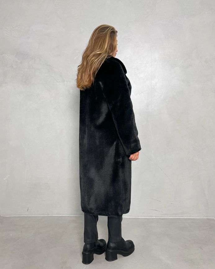 Полуприталенная длинная шуба из эко меха под черную норку фото 13