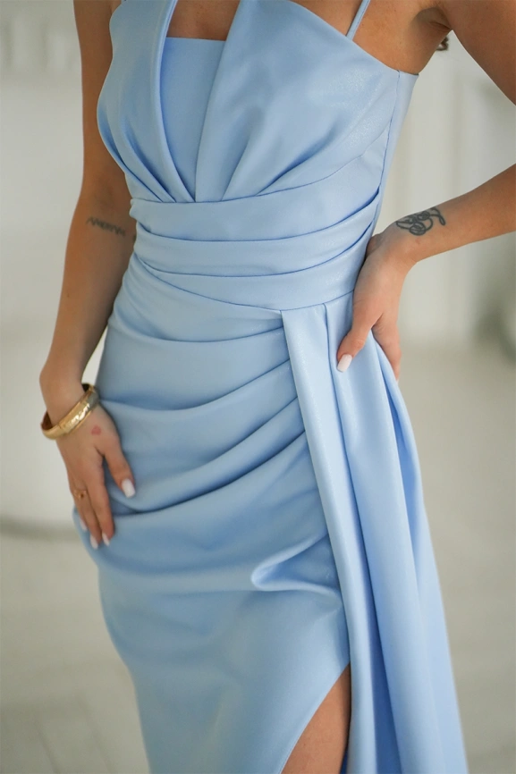 Длинное голубое вечернее платье-футляр с регулируемыми бретельками и шнуровкой на спине фото 3