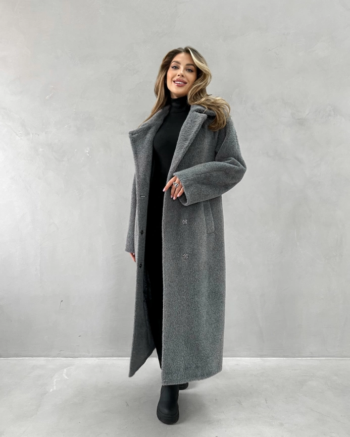 Длинное двубортное пальто из экомеха под норку темно-серое фото 3