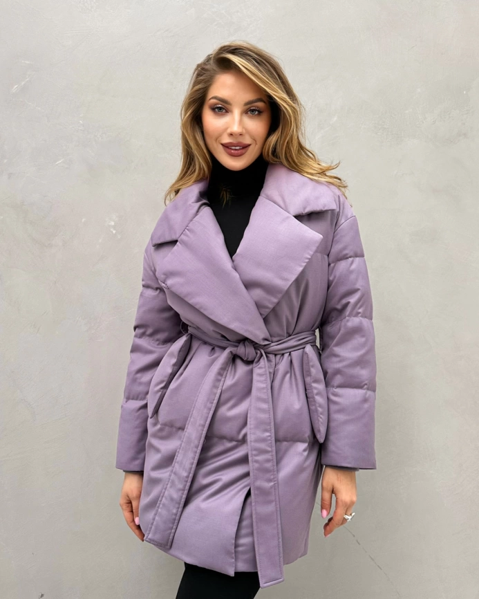 Короткая пуховик-куртка с натуральным пухом лавандового цвета фото 1