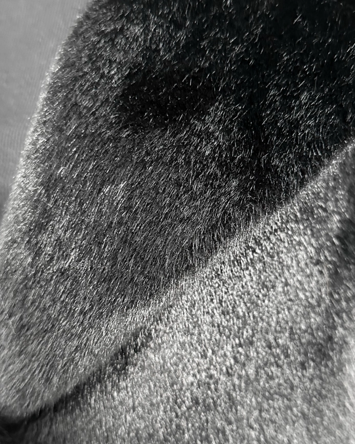 Полуприталенная шуба из эко меха под черную норку фото 13