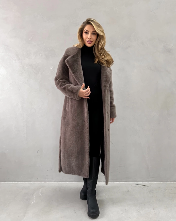 Длинная классическая шуба из эко меха под норку, цвета мили-капучино фото 6