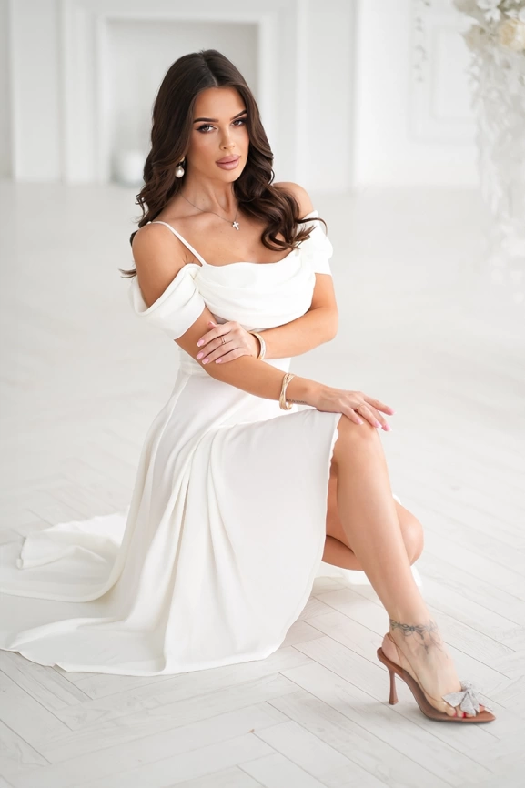 Белое вечернее платье миди с плечиками-оборками  фото 4