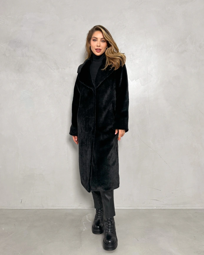 Полуприталенная длинная шуба из эко меха под черную норку фото 11