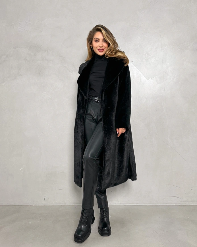 Полуприталенная длинная шуба из эко меха под черную норку фото 2