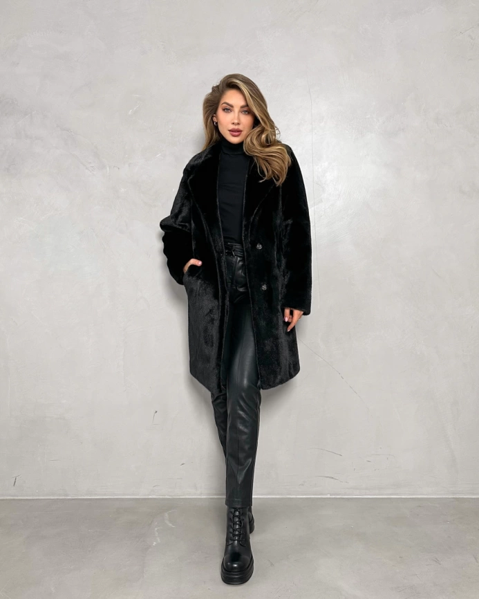 Черная шуба миди из экомеха под норку фото 5