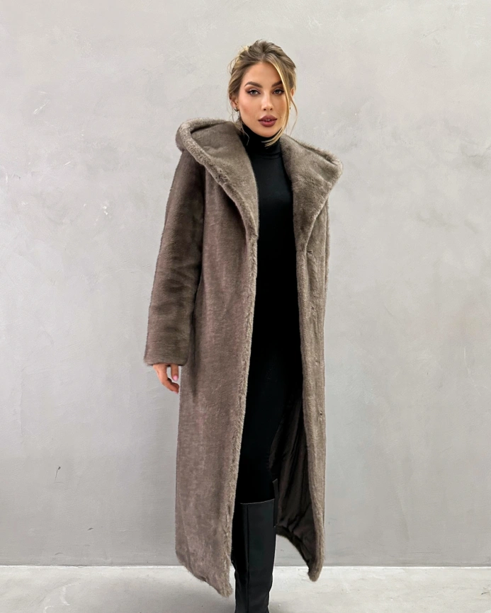 Длинная шуба с капюшоном из искусственного меха с фактурой норки в оттенке «мили-капучино» фото 9