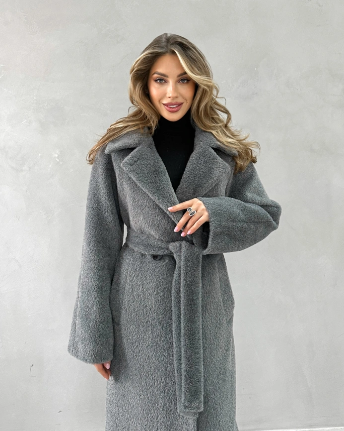 Длинное двубортное пальто из экомеха под норку темно-серое фото 9