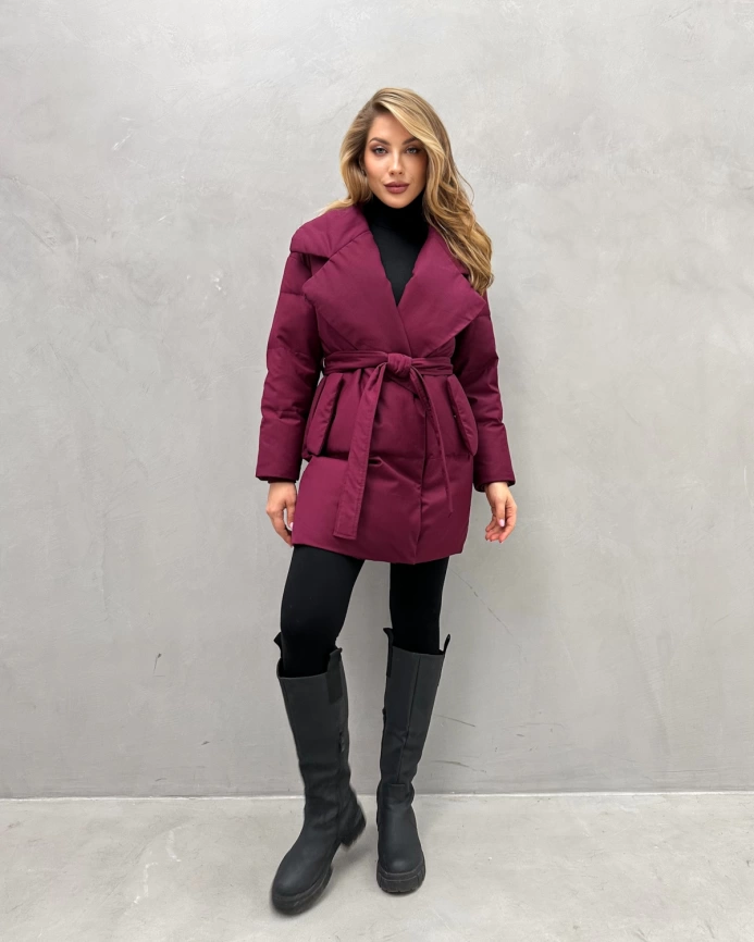 Короткая пуховик-куртка с натуральным пухом бордового цвета фото 4