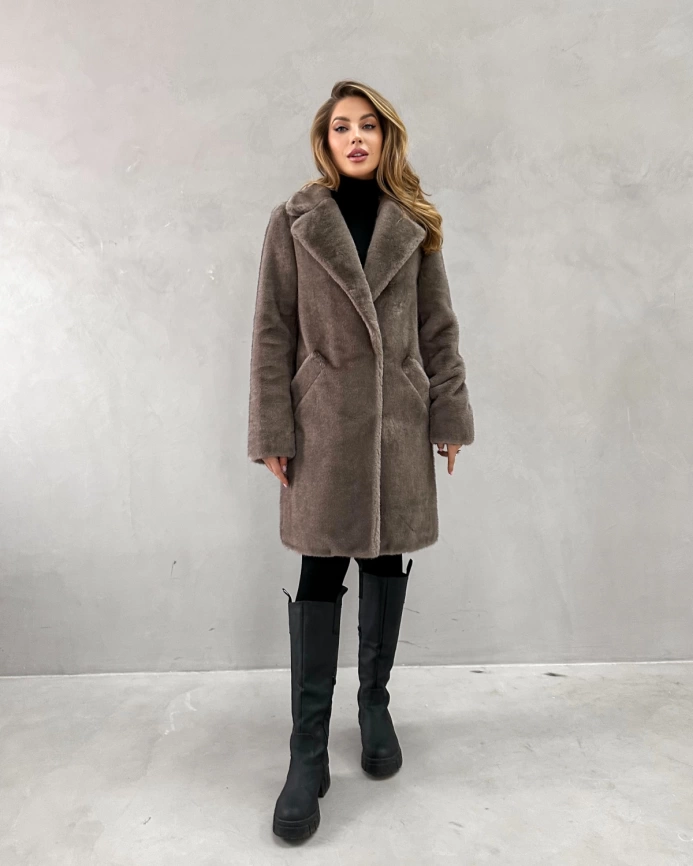 Шуба-миди из экомеха под норку в оттенке «мили-капучино» фото 7