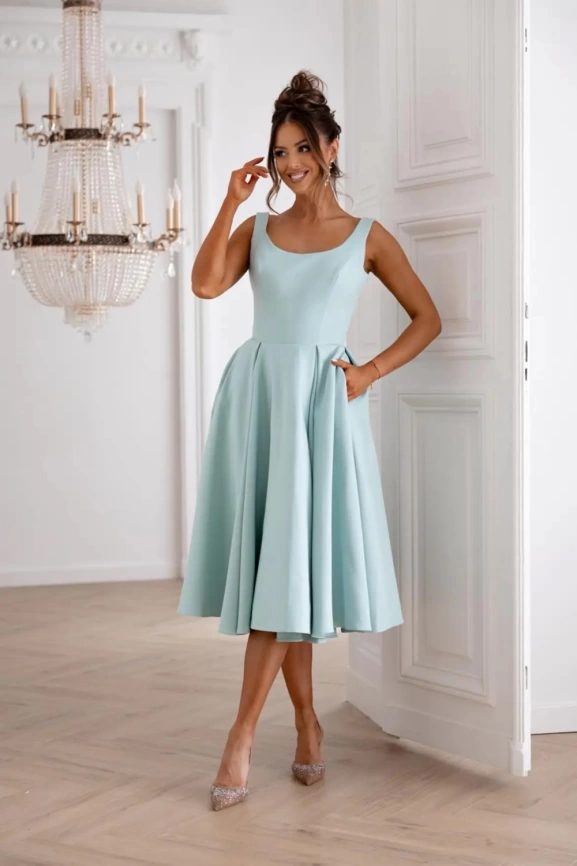 Мятное платье миди с юбкой "солнце" и круглым декольте фото 1