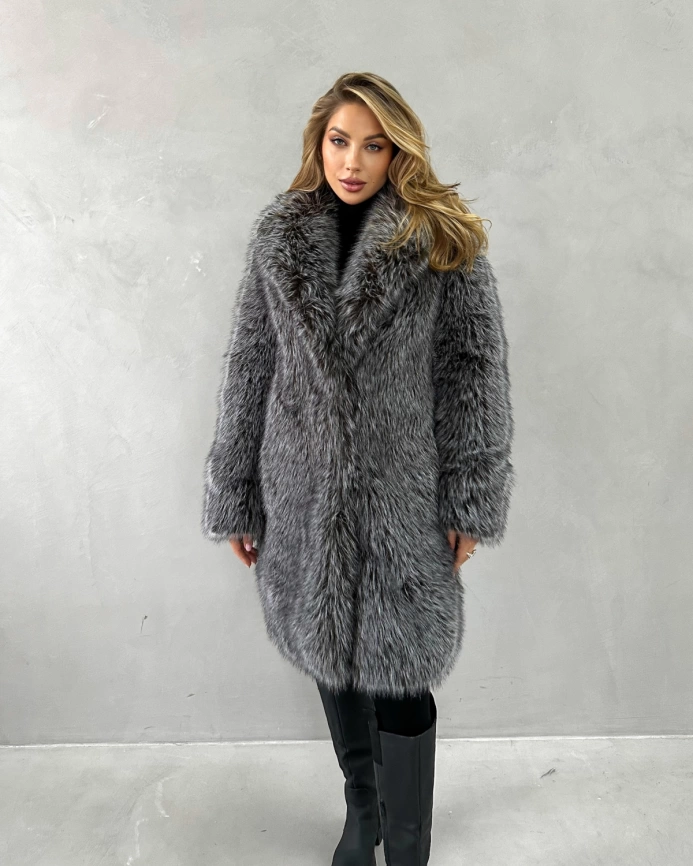 Шуба-миди из эко меха с фактурой чернобурой лисы фото 5
