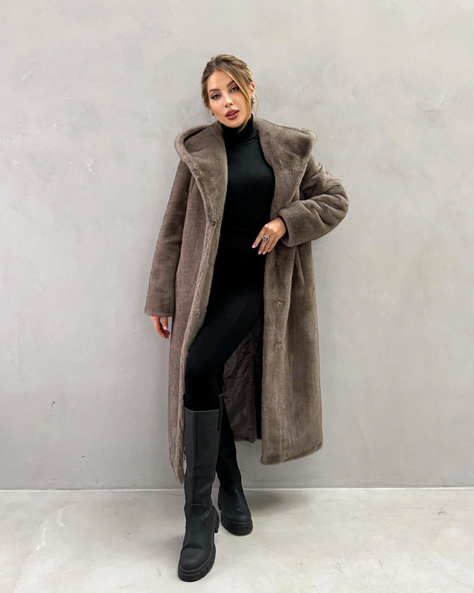 Длинная шуба с капюшоном из искусственного меха с фактурой норки в оттенке «мили-капучино» фото 10