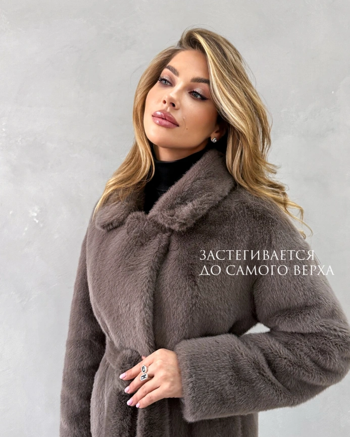 Длинная классическая шуба из эко меха под норку, цвета мили-капучино фото 3