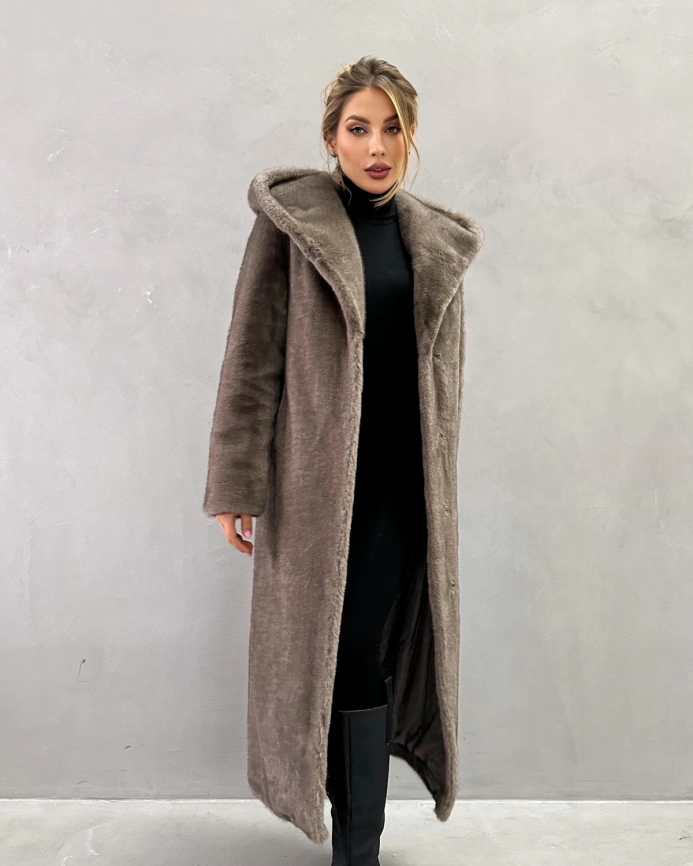 Длинная шуба с капюшоном из искусственного меха с фактурой норки в оттенке «мили-капучино» фото 9