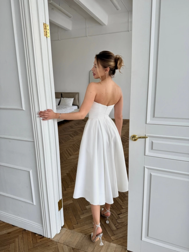 vechernee-beloe-plate-byuste-s-pyshnoy-yubkoy-midi-4