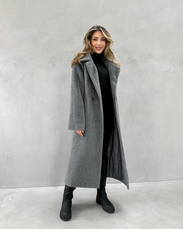 Длинное двубортное пальто из экомеха под норку темно-серое фото 11