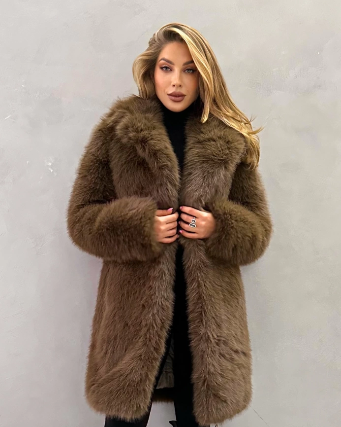 Шуба-миди из экомеха под соболя классическая фото 9