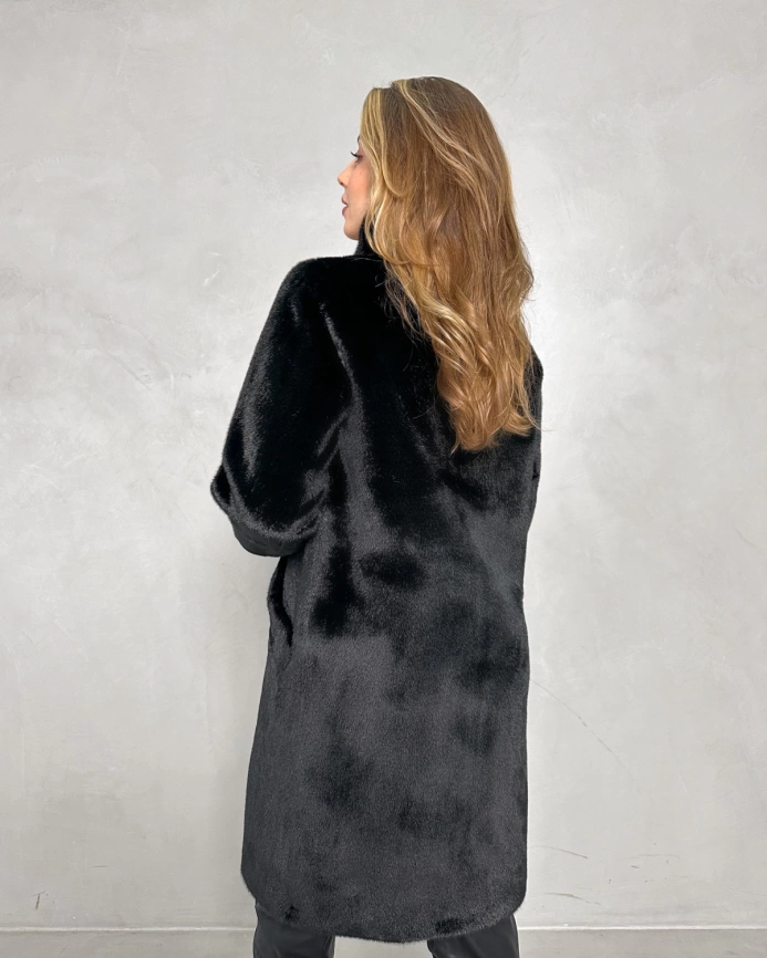 Черная шуба миди из экомеха под норку фото 11