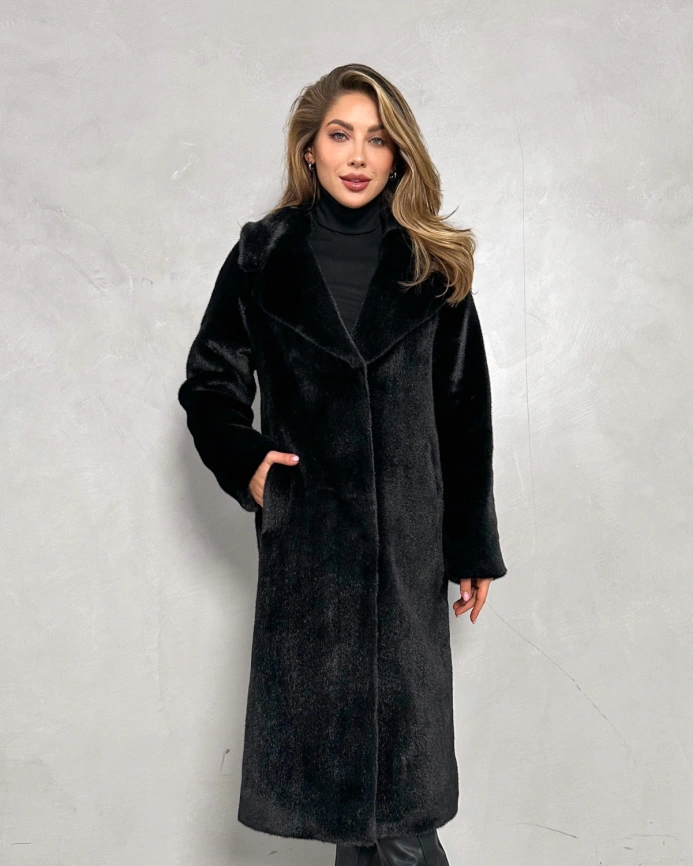 Полуприталенная длинная шуба из эко меха под черную норку фото 4