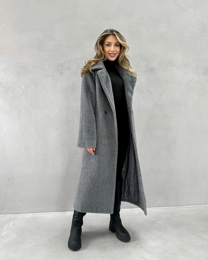Длинное двубортное пальто из экомеха под норку темно-серое фото 10