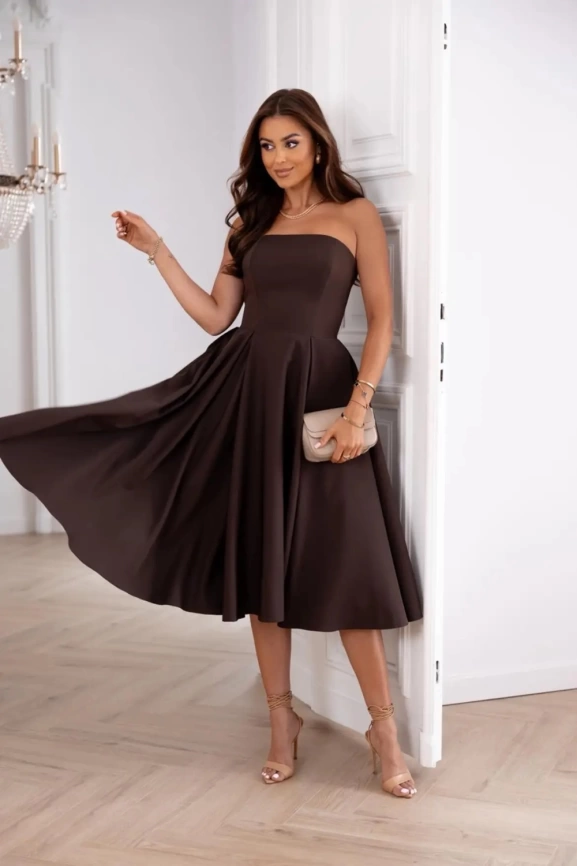 Вечернее платье-бюстье шоколадного цвета с расклешенной юбкой миди фото 2