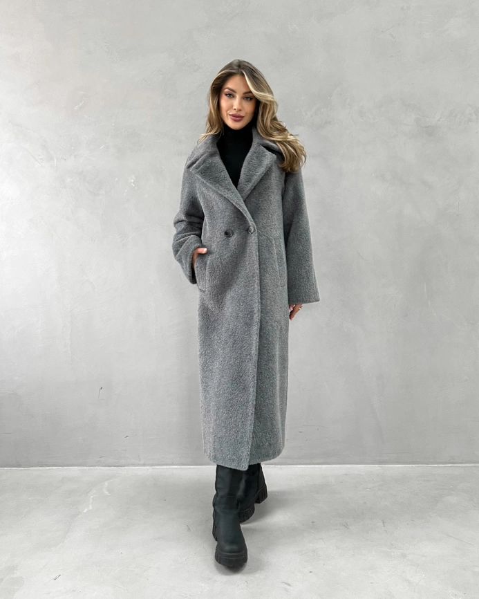 Длинное двубортное пальто из экомеха под норку темно-серое фото 7