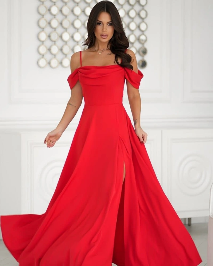 Длинное вечернее платье ярко-красного цвета с открытыми плечами, разрезом и оборками фото 2