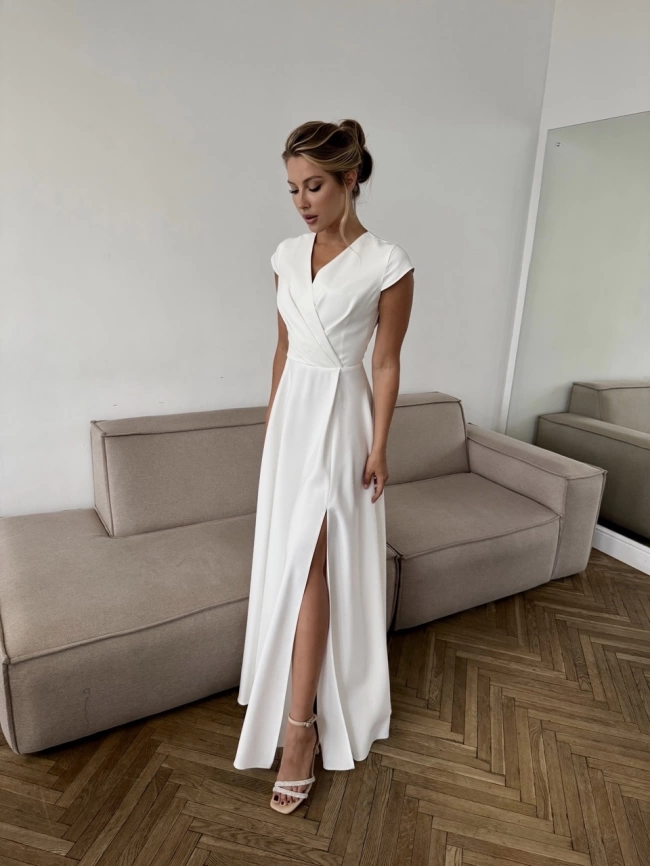 dlinnoe-beloe-plate-s-yubkoy-a-silueta-La-Divina-Luna-5