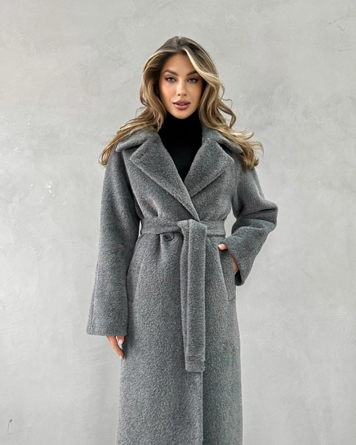 Длинное двубортное пальто из экомеха под норку темно-серое фото 6