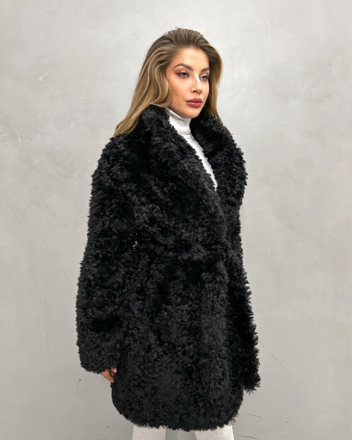 Шуба-миди из экомеха «тиградо» черного цвета фото 7