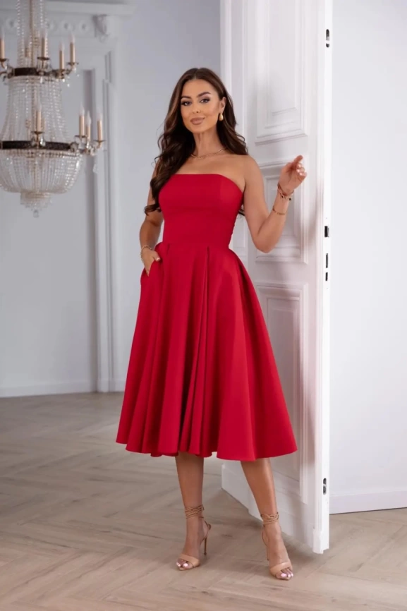 Вечернее красное платье-бюстье с расклешенной юбкой миди фото 2