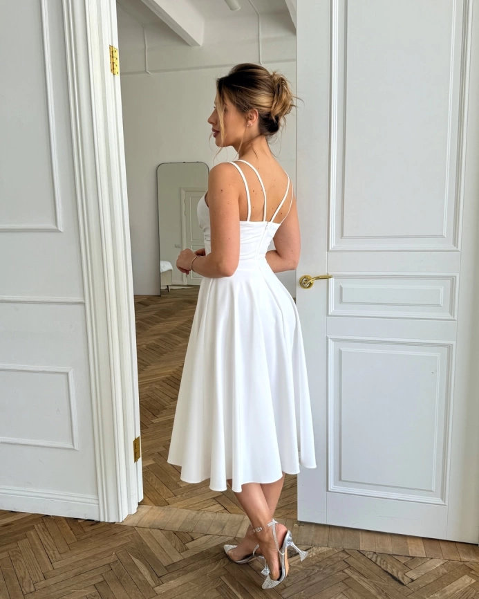 Молочно-белое платье миди на бретельках А-силуэта  фото 6