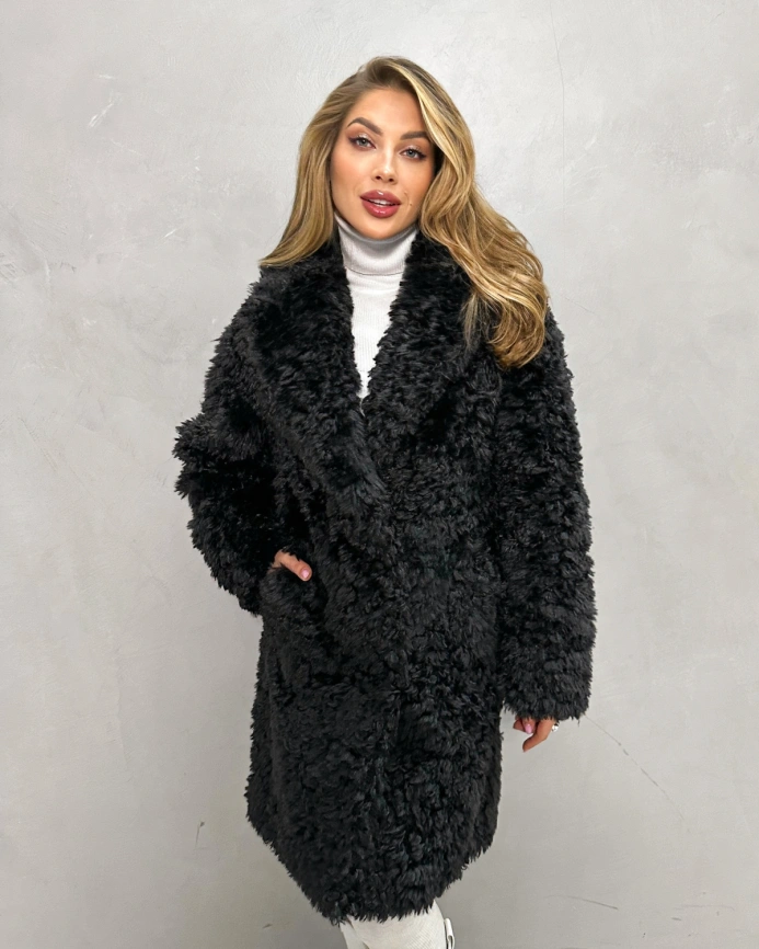 Шуба-миди из экомеха «тиградо» черного цвета фото 6