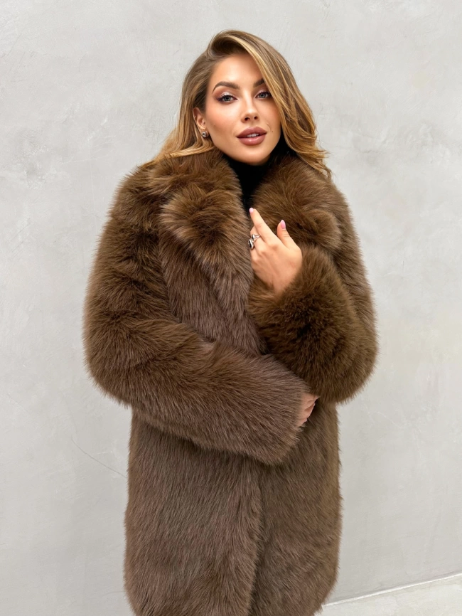 Шуба-миди из экомеха под соболя классическая фото 2