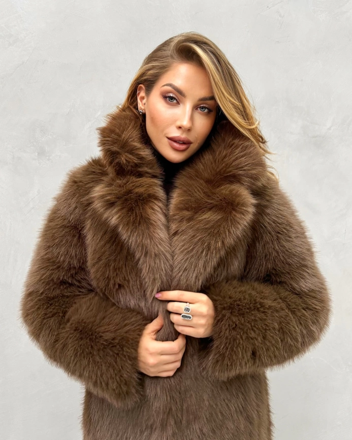 Шуба-миди из экомеха под соболя классическая фото 10