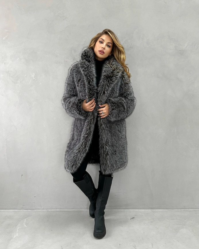 Шуба-миди из эко меха с фактурой чернобурой лисы фото 6